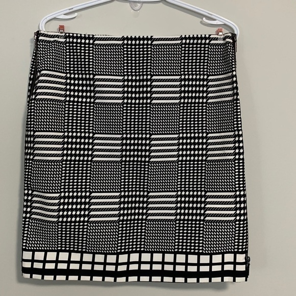 Anne Klein Basket Weave Skirt with 2 Full Side Zippers Size 10 Black and White - Picture 2 of 9